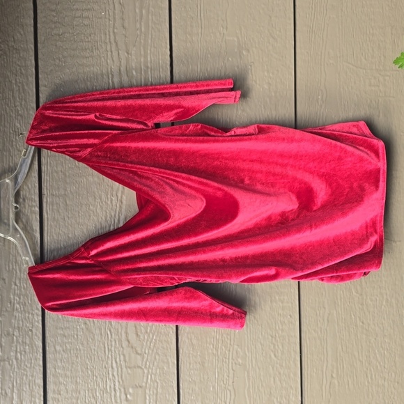 Torrid  Stretch Velvet Shirred Front Off The Shoulder Top RED 3x NEW Nwt - Picture 10 of 12